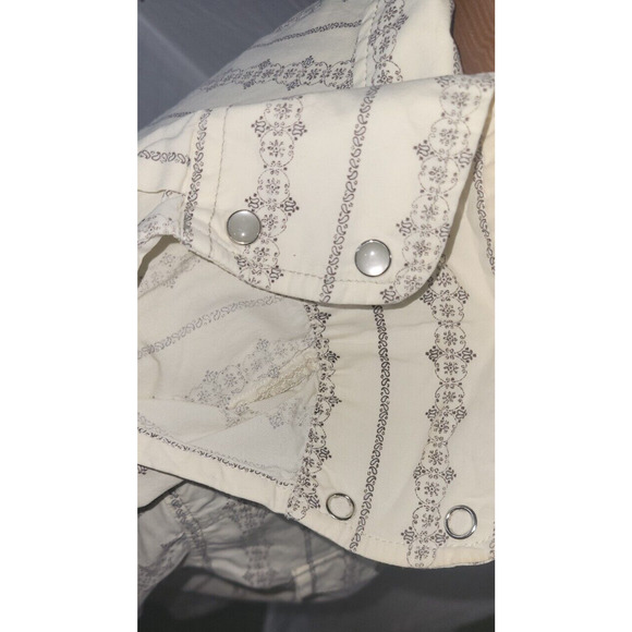 The North Face A5 Series Womens Medium Cream Paisley Pearl Snap Button Up Shirt - Picture 7 of 11